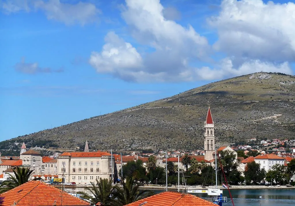 Apartments Bresan Trogir